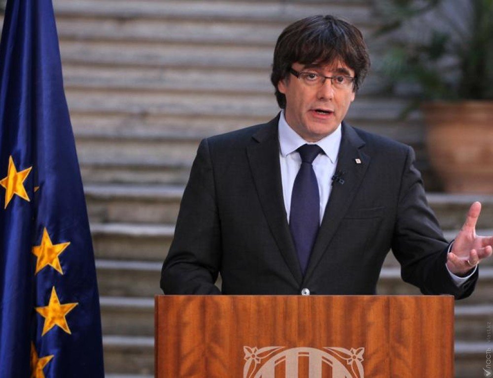 Отстраненный властями Испании глава Каталонии уехал в Бельгию