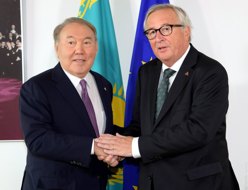 Президент Казахстана обсудил с главой Еврокомисси сотрудничество с ЕАЭС