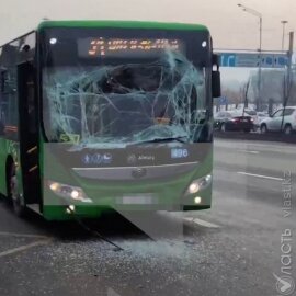 Шесть человек пострадали в ДТП с двумя пассажирскими автобусами в Алматы 