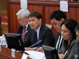 Правительство Кыргызстана уходит в отставку после вотума недоверия со стороны парламента