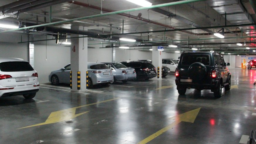 До 50 МРП штрафа грозит владельцам автомобилей на газе за въезд в закрытый паркинг