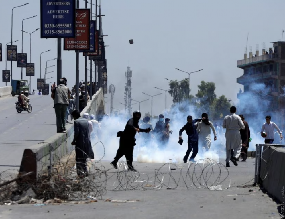 В столицу Пакистана ввели войска из-за продолжающихся протестов