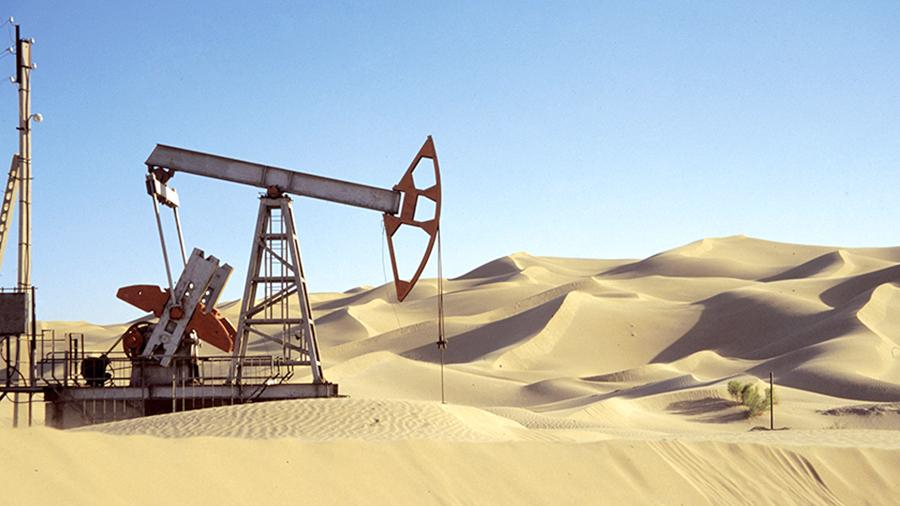 Кувейт и Саудовская Аравия на месяц приостановят добычу нефти на совместном месторождении