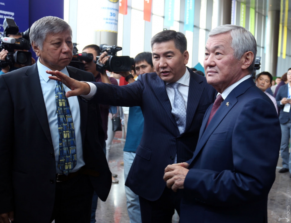 Казахстанских министров обяжут ежегодно отчитываться перед населением