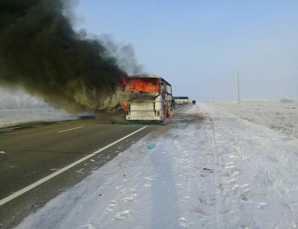 ​Причиной пожара в автобусе на трассе Шымкент-Самара стала неисправность транспорта