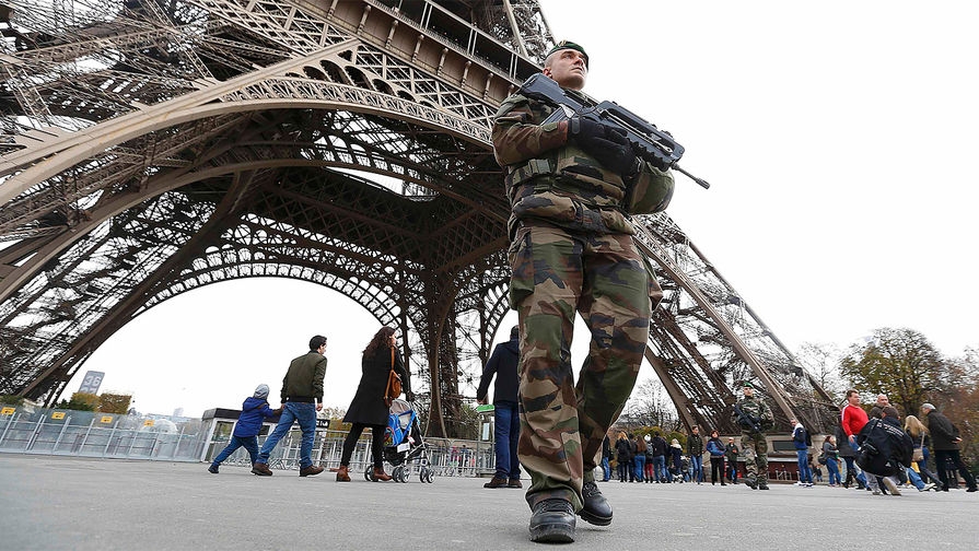 Арестованный во Франции мужчина занимал высокое положение у террористов - глава МВД 