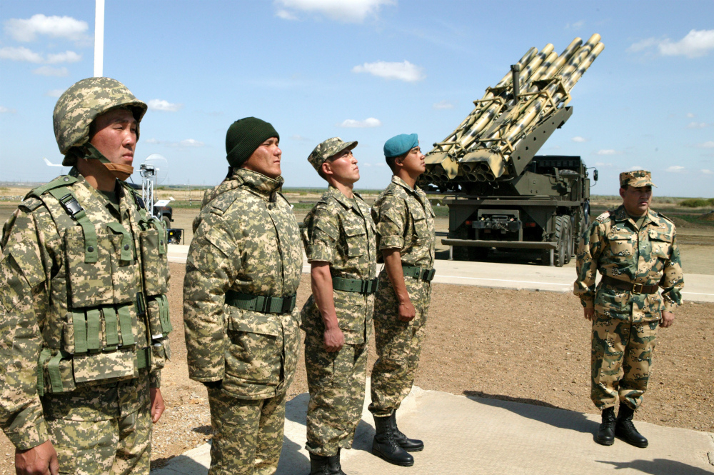 Минобороны Казахстана объяснило оказание военно-технической помощи Кыргызстану и Таджикистану 