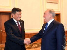 ​Нурсултан Назарбаев встретился с президентом Кыргызстана Сооронбаем Жээнбековым