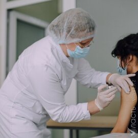 Еще 49 тысяч человек получили в Казахстане первую дозу вакцины от коронавируса за сутки 
