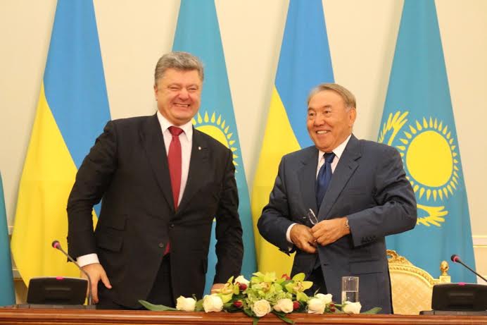 Назарбаев доволен итогами переговоров с Порошенко