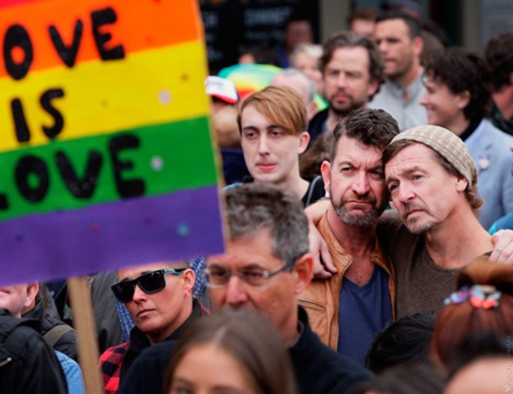Парламент Германии одобрил однополые браки 