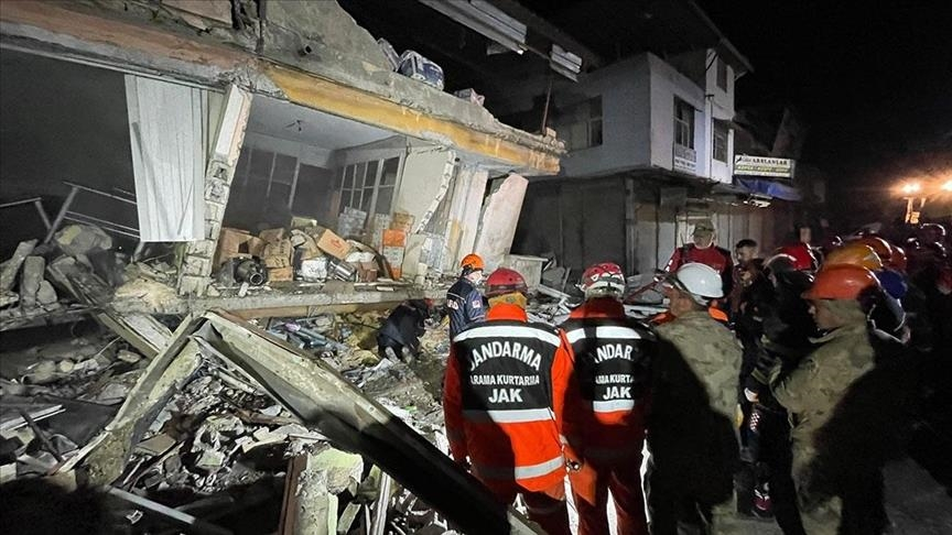 В Турции произошло два новых землетрясения, есть жертвы