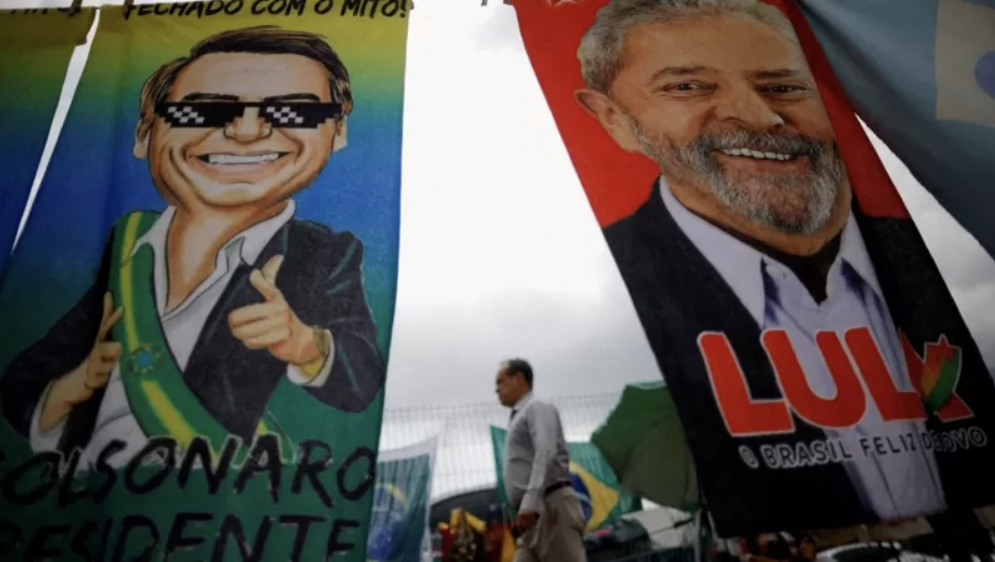 Действующий и бывший президенты Бразилии вышли во второй тур выборов