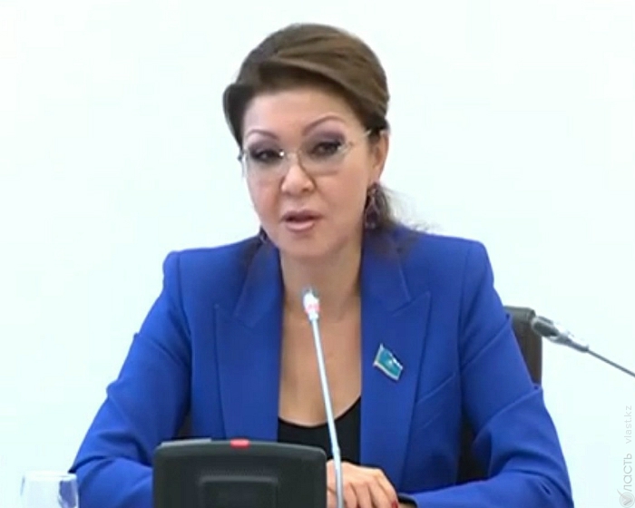 Депутат Назарбаева - Министерству образования: Мы хотим, чтобы руководство МОН нас порадовало 