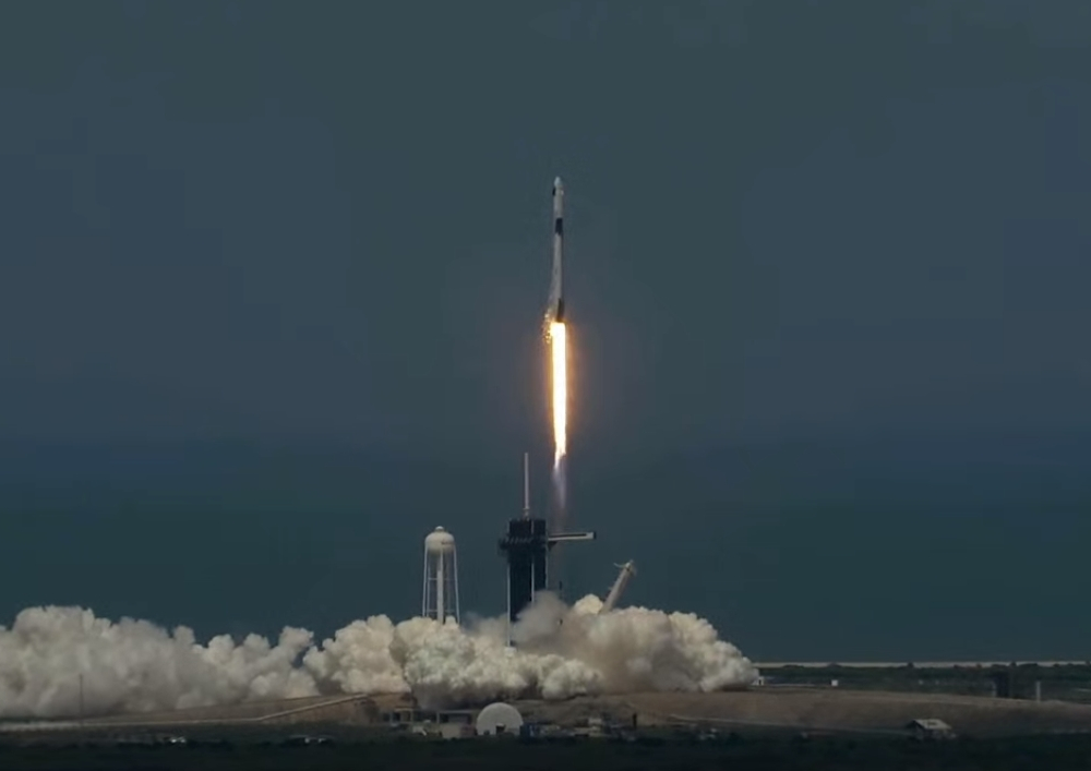Космический корабль Илона Маска успешно вышел на орбиту