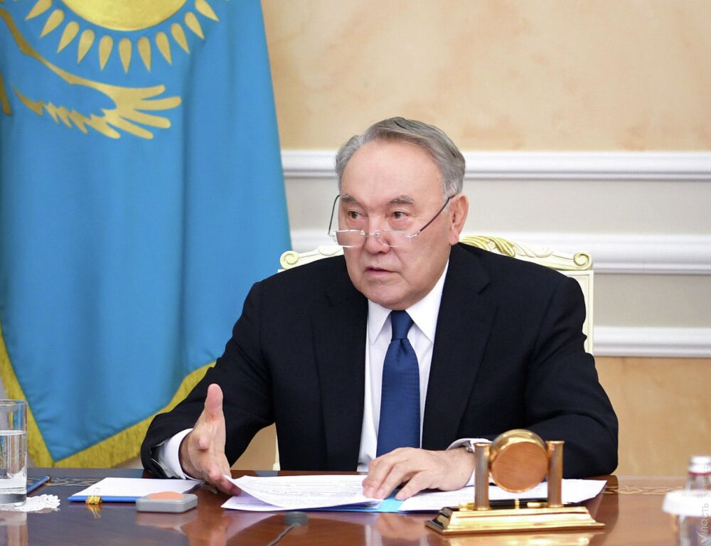 Назарбаев рассказал, что перенёс операцию на позвоночнике 