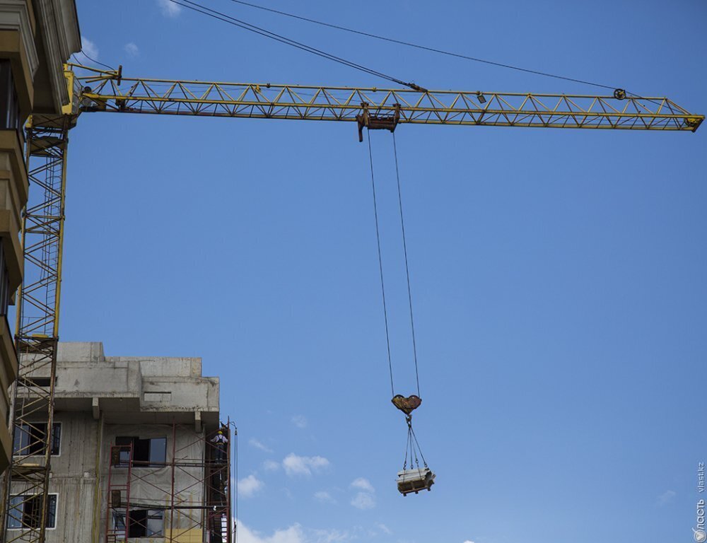 Акимат Алматы опубликовал список жилых комплексов, строящихся без разрешительных документов