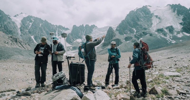 Порно блять және телефонмен сөйлесу