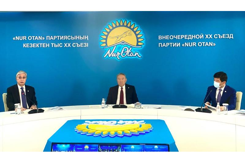 Казахстан движется к демократии, полагает Назарбаев 