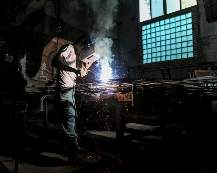 Более 80% предприятий обрабатывающей промышленности в Казахстане до сих пор используют ручной труд