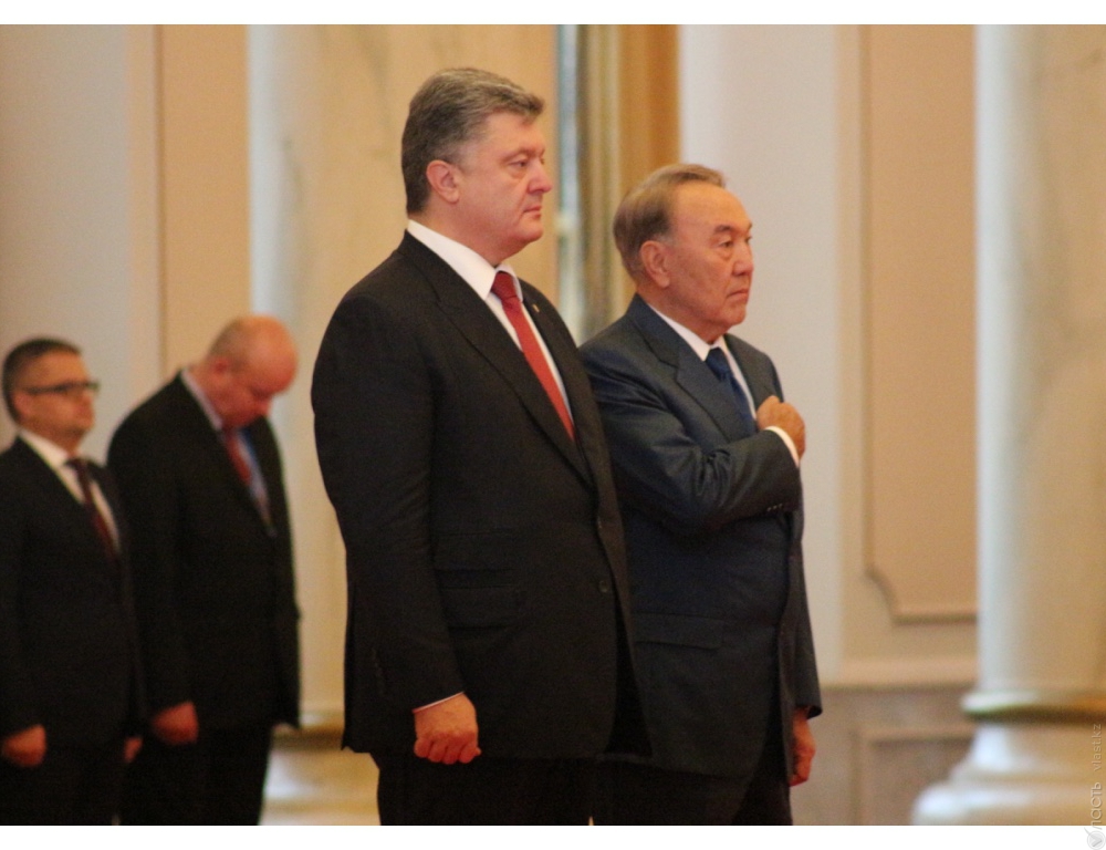 Порошенко пригласил Назарбаева вновь посетить Украину