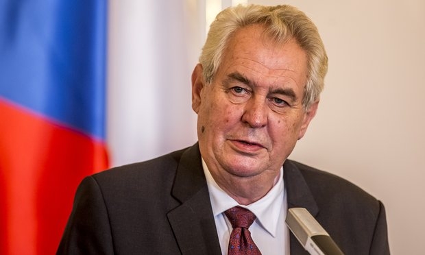 Президент Чехии предложил провести референдум о выходе из ЕС и НАТО
