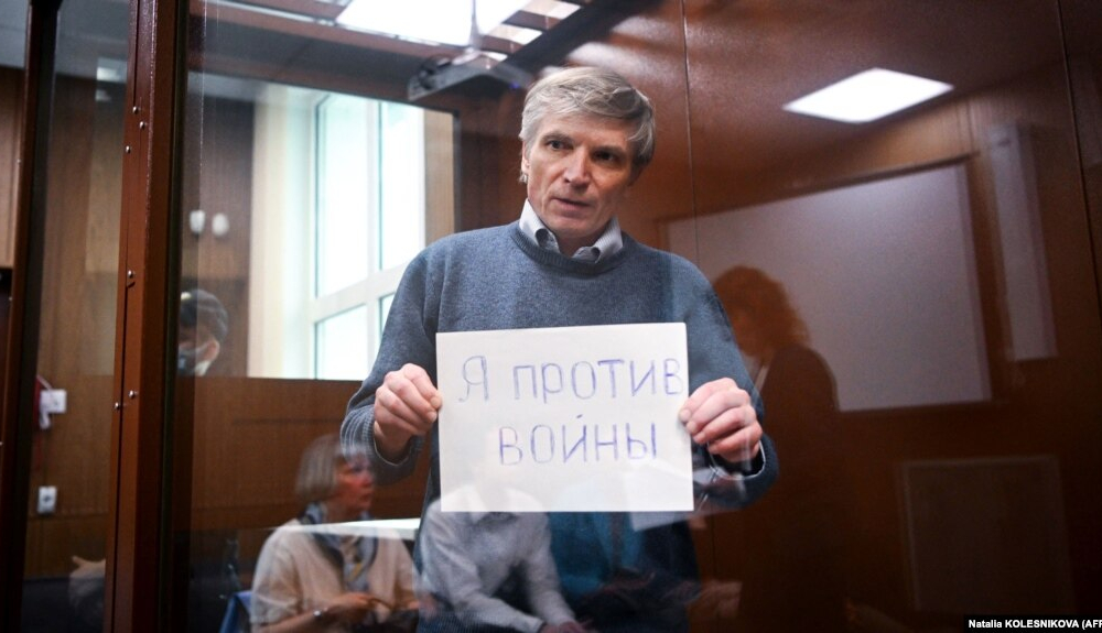В России за «военные фейки» возбудили уголовные дела против 100 человек