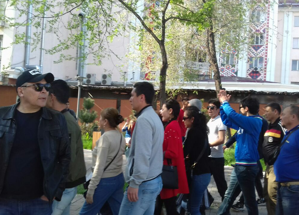 В Алматы полиция начала задерживать протестующих 