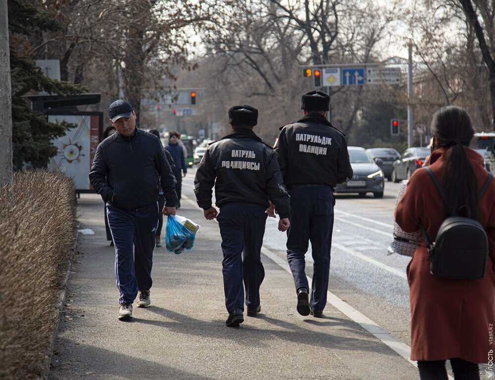 Полиция не увидела противоправных действий в танце жителя Павлодара на каблуках