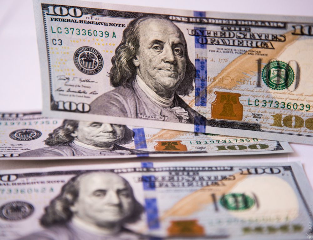 Курс доллара впервые превысил отметку в 187 тенге