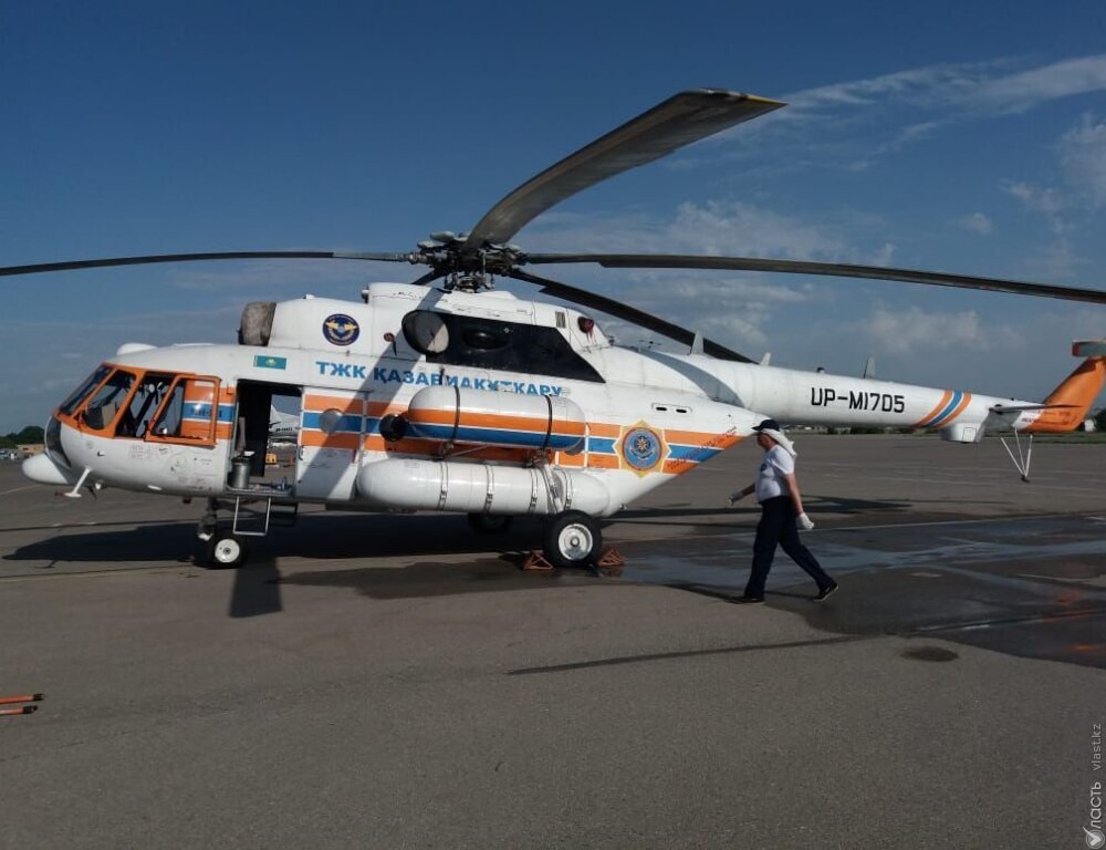 В Западном Казахстане вертолет «Казавиаспаса» совершил жесткую посадку