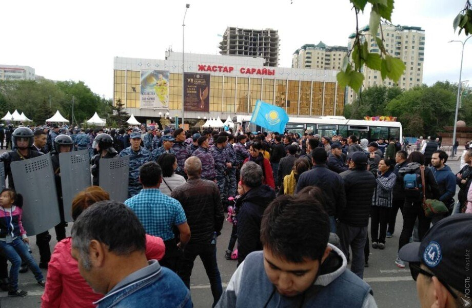Задержанных после митингов в столице увезли в соседние города