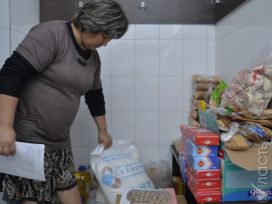 «А нам все несли, несли, несли…» Казахстанцы помогают пострадавшим от паводков в Карагандинской области