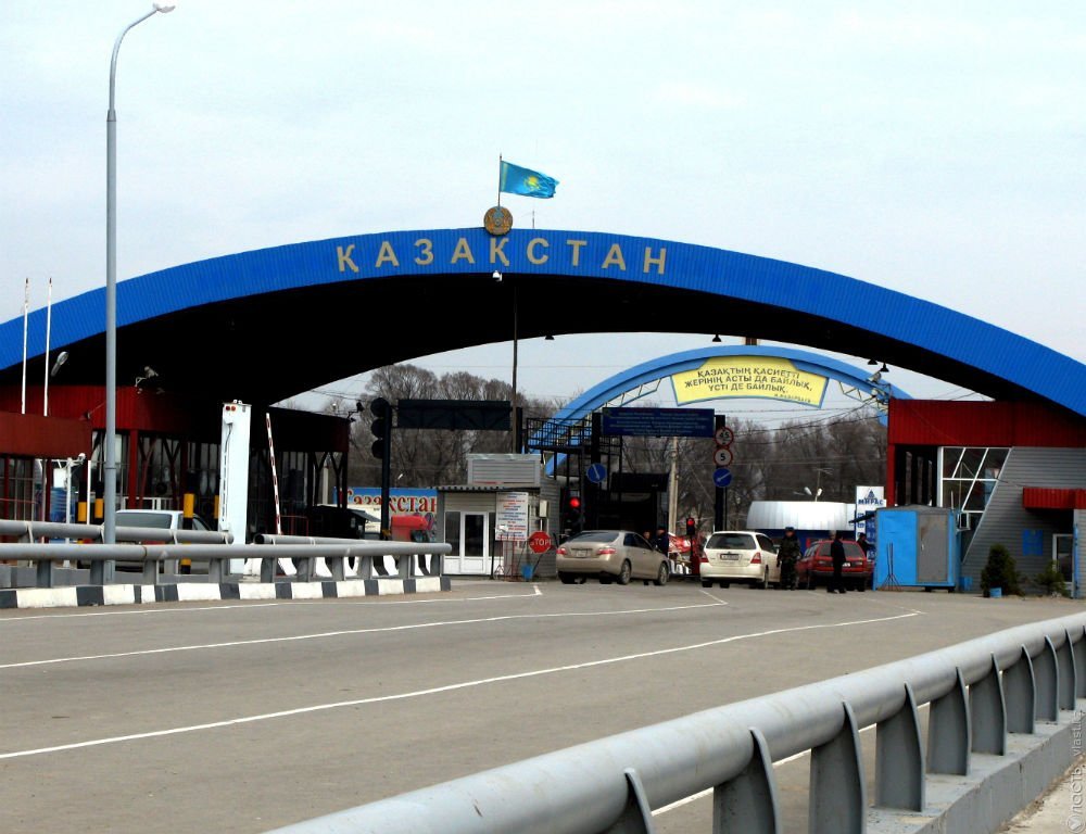 Казахстан закроет автомобильные пункты пропуска на границе с Китаем, РФ, Узбекистаном и Кыргызстаном