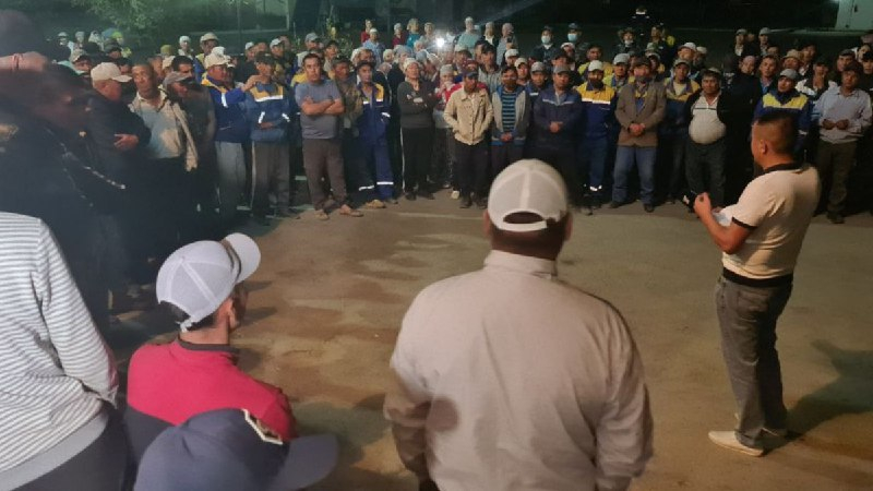 Забастовка работников завода по производству и переработке соли «Аралтуз» продолжается третий день
