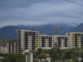 Запретить строительство домов выше двух этажей в предгорьях Алматы предлагает депутат мажилиса