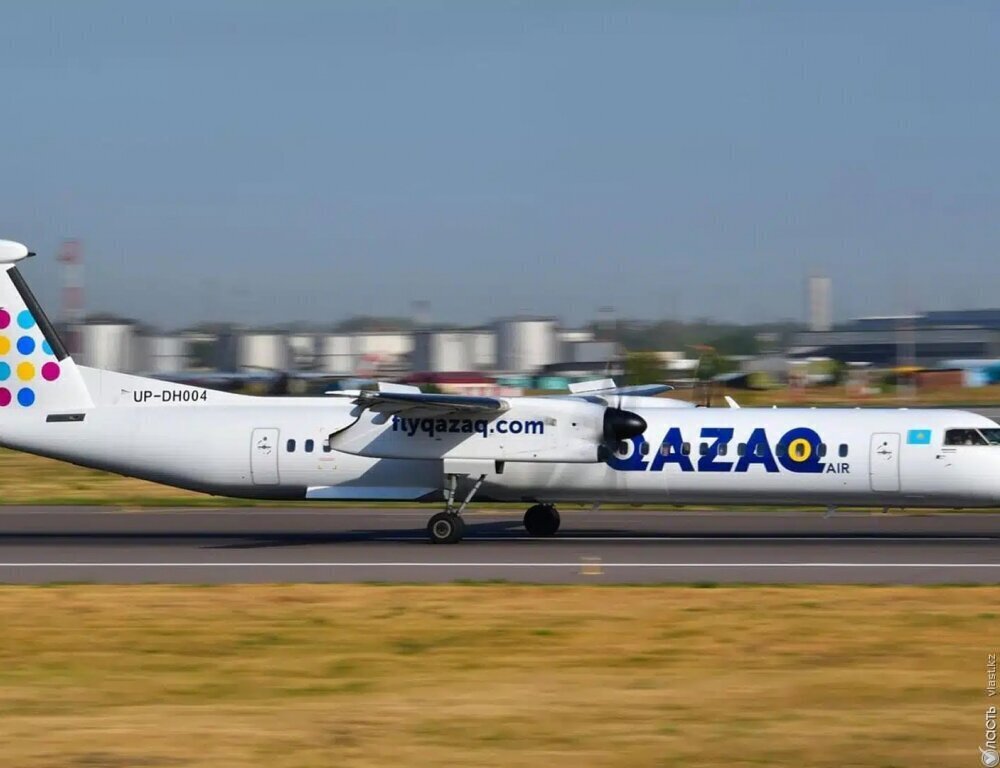 Группа пилотов Qazaq Air требует улучшения условий труда 