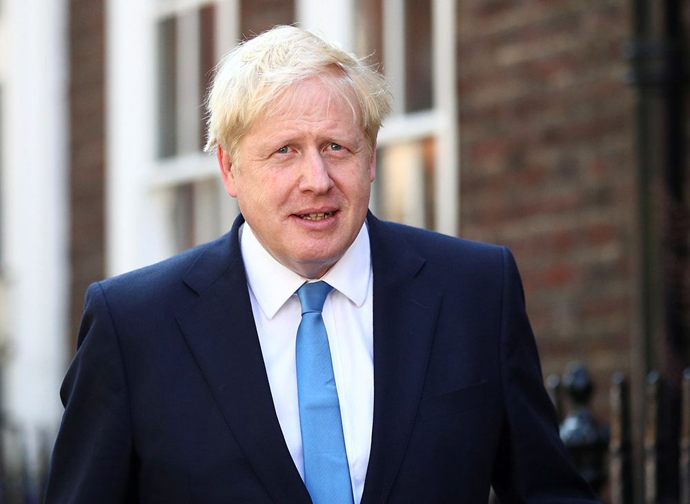 Заразившийся коронавирусом премьер-министр Великобритании помещен в реанимацию