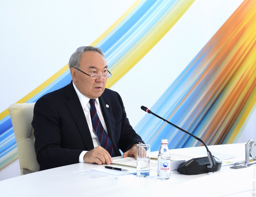Назарбаев заявил об уходе с поста председателя Ассамблеи народа Казахстана 