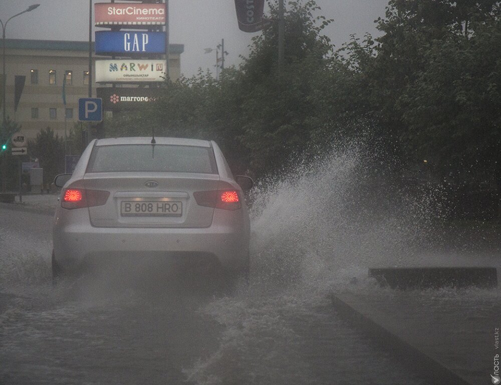 Синоптики предупреждают о сильном дожде и ветре в Алматы 