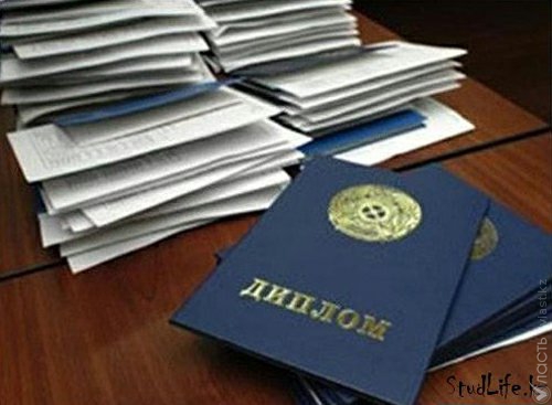  185 тыс юристов подготовлено в Казахстане за последние 12 лет, в Генпрокуратуре считают -  столько не нужно