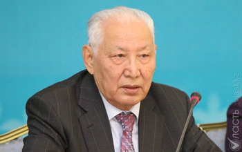 Академик Сагадиев предложил выдвинуть  Назарбаева кандидатом на досрочные выборы 