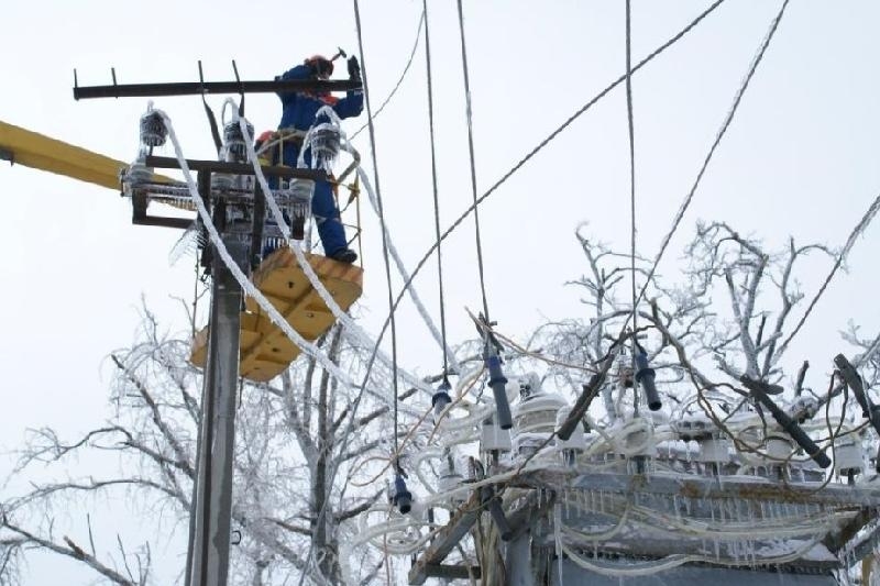 ​Из-за урагана 21 населенный пункт Жамбылской области остался без электричества