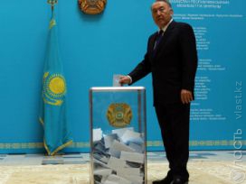 Нурсултан Назарбаев проголосовал на выборах президента 