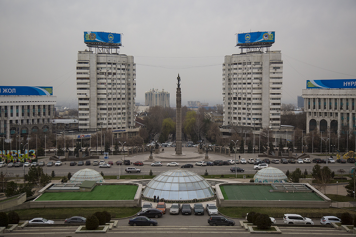 Казахстан площадь. Площадь Республики (Алма-Ата). Новая площадь Алматы. Площадь независимости Алматы. Центральная площадь Алматы.