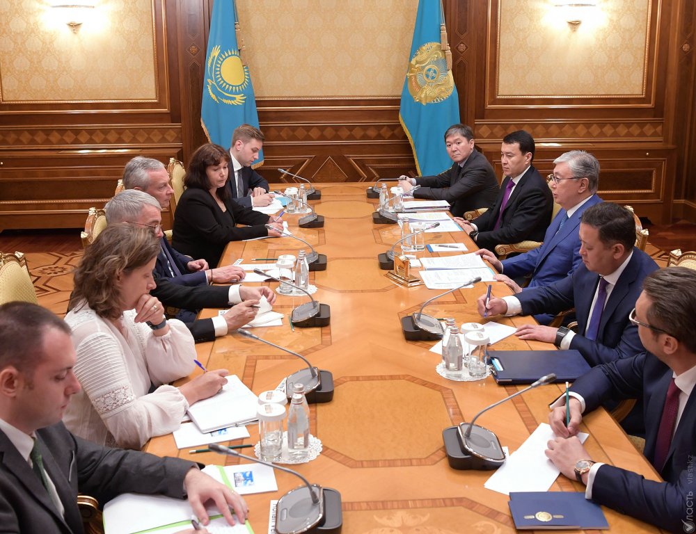 Казахстан рассматривает Францию как основного партнера в ЕС – Токаев