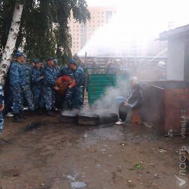 Один из протестующих против сноса дома в Астане привлечен к ответственности в виде 5 суток ареста &mdash; ДВД