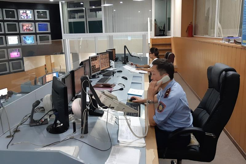 Полиция Алматы намерена удвоить количество операторов службы 102