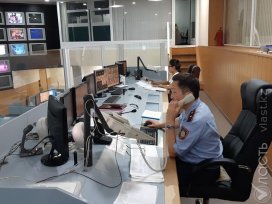 Полиция Алматы намерена удвоить количество операторов службы 102