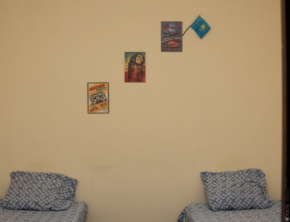 Көптеген бойдақтар кештері бар, бірақ ол жалғыз.